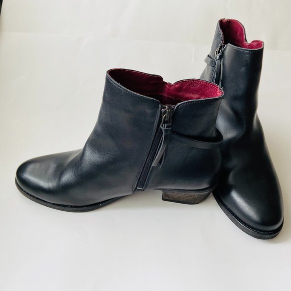 UMBERTO RAFFINI Black Soft Leather Zip Ankle Bootie Heeled Chelsea Size 42 9 - Picture 4 of 6